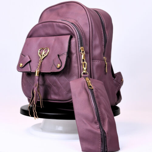 Mochila violeta perfil