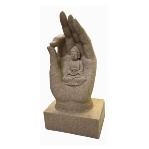 mano estatua con buda