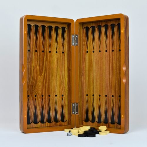 Juego de backgammon en madera